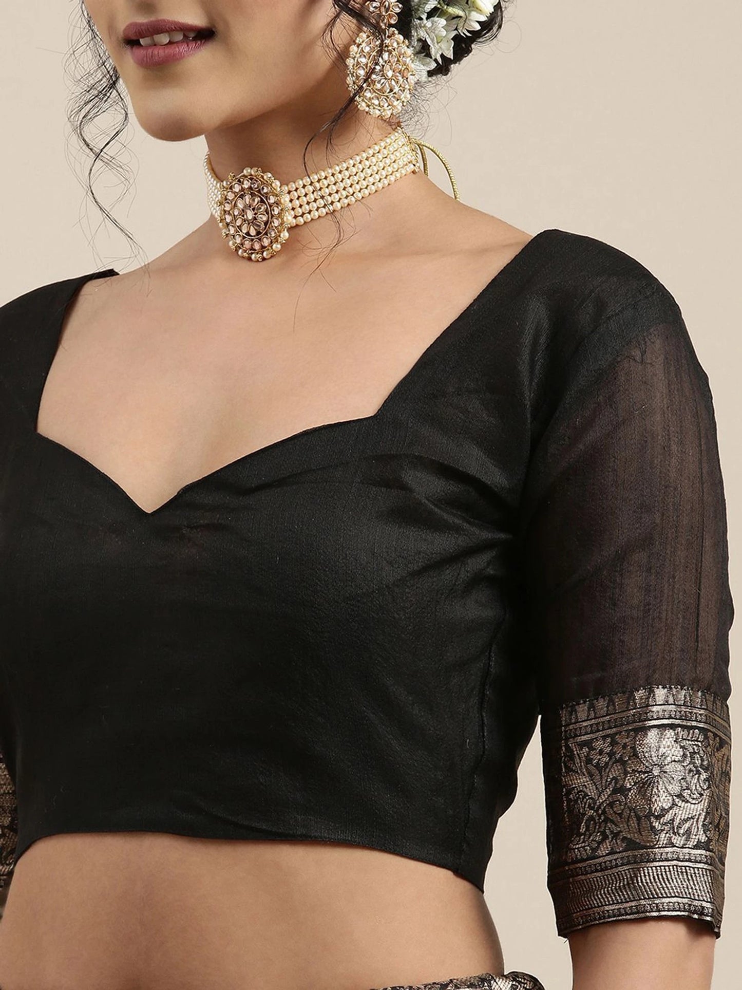 Women’s Banarasi Linen Black Floral Woven Design Woven Saree With Black Solid Blouse Piece