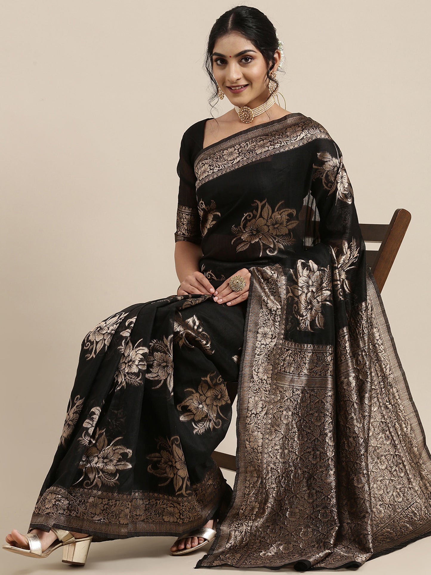 Women’s Banarasi Linen Black Floral Woven Design Woven Saree With Black Solid Blouse Piece